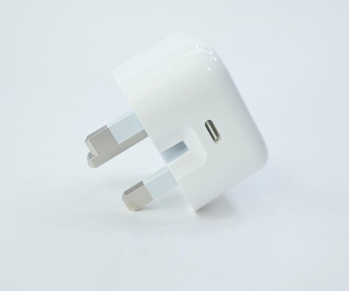 NFC Apple 20W USB-C Charger